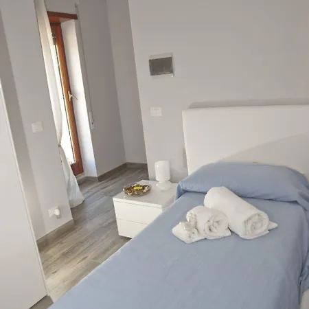 לינה וארוחת בוקר Domus In Viridi