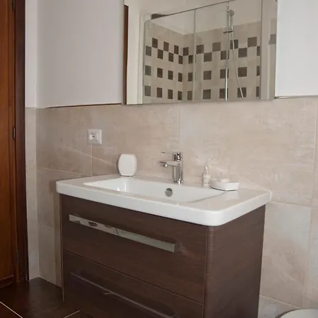לינה וארוחת בוקר Domus In Viridi
